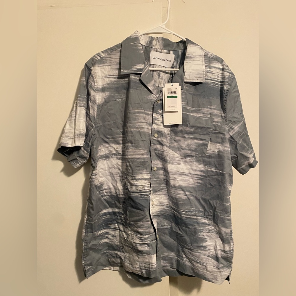 NWT Calvin Klein summer button up